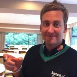 Scottee - Iconic Mascot Tee Peg 21 Scottee - Iconic Mascot Tee Peg -All Wedges Shop scottee 2 171014